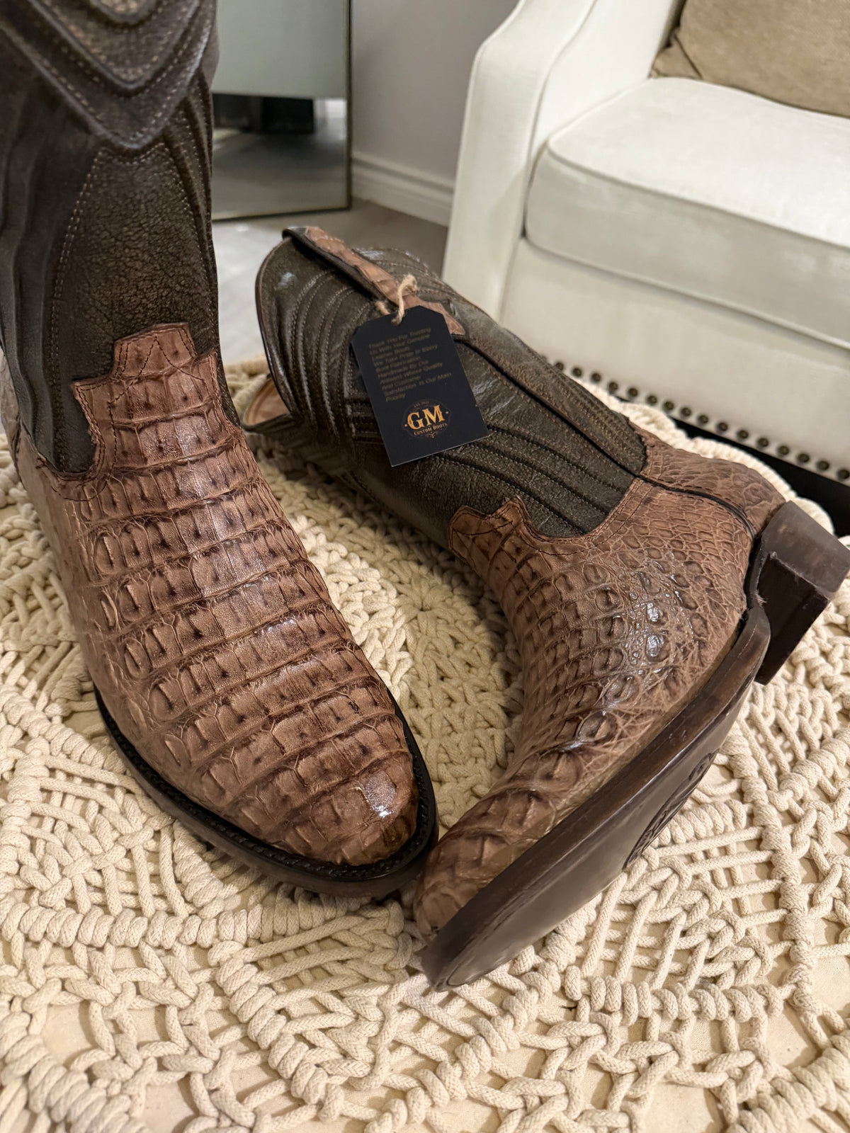 CAIMAN BACK CUT