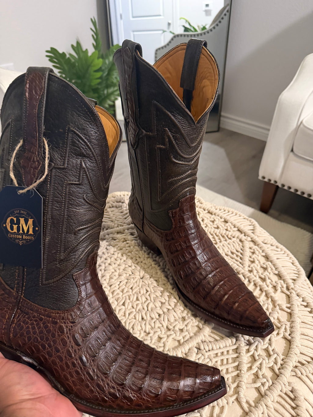 CAIMAN BACK CUT